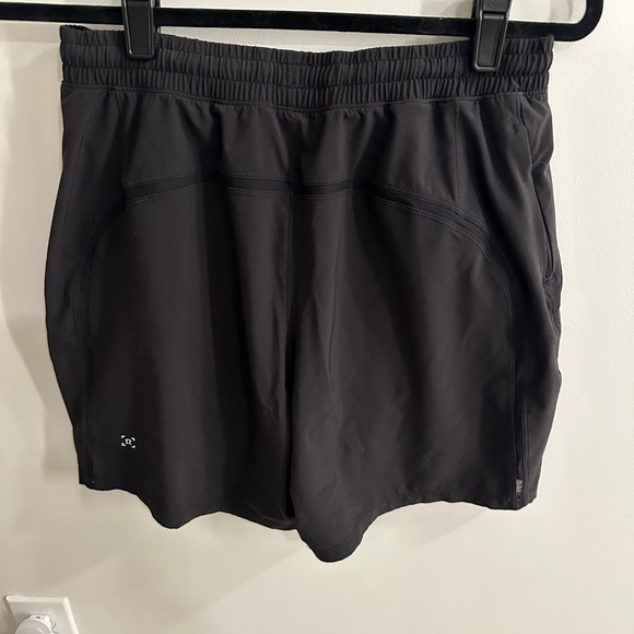 Like New Lululemon Men’s Pace Breaker Lined Short 7” in Black, size: M - Picture 3 of 3